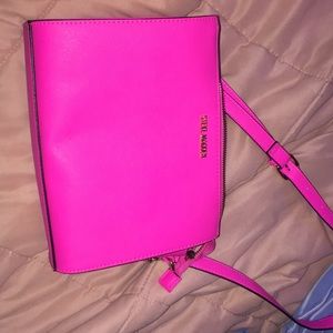 steve madden hot pink purse